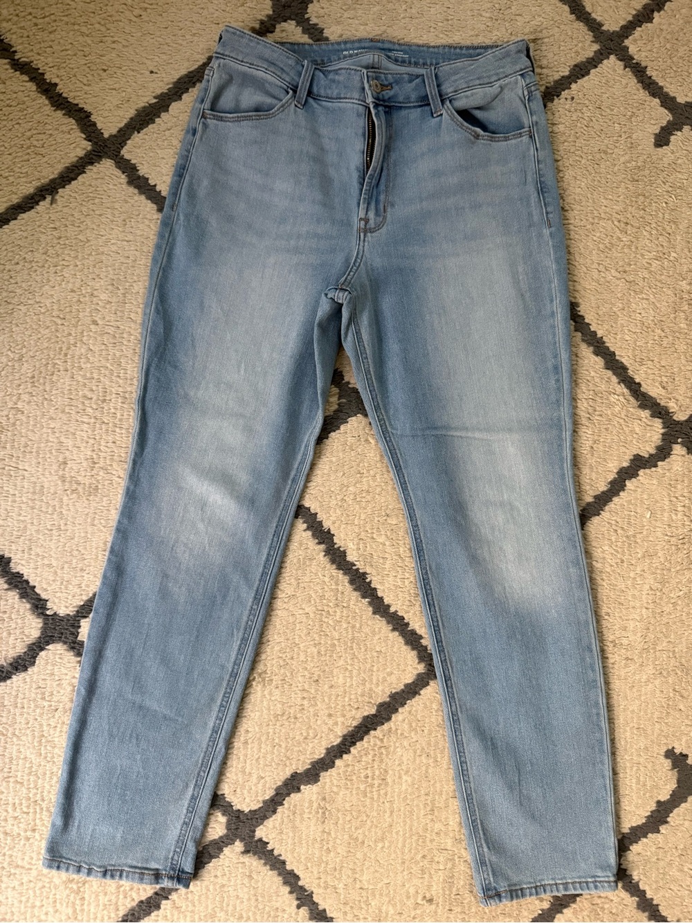 Old Navy High Rise Wow Straight size 12
Classic Light Blue Women's Jeans